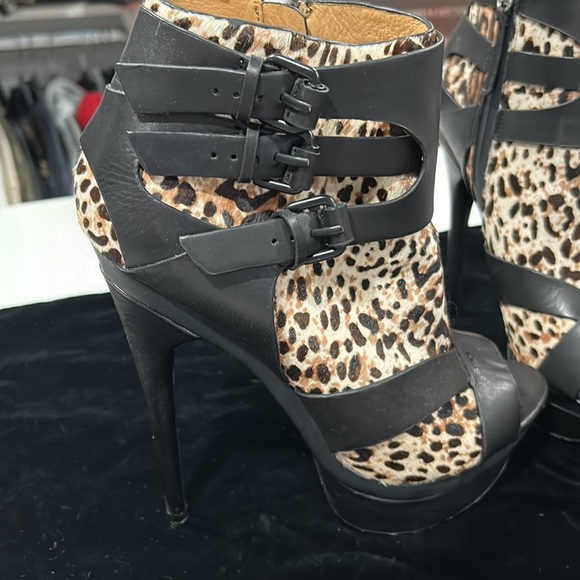 Leather open toe booties size 8 1/2 M - Picture 2 of 5